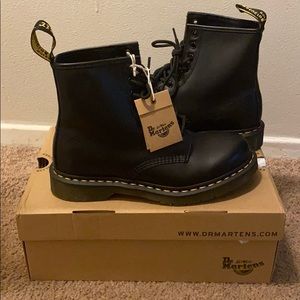 Dr. Martens 1460 smooth boot.
